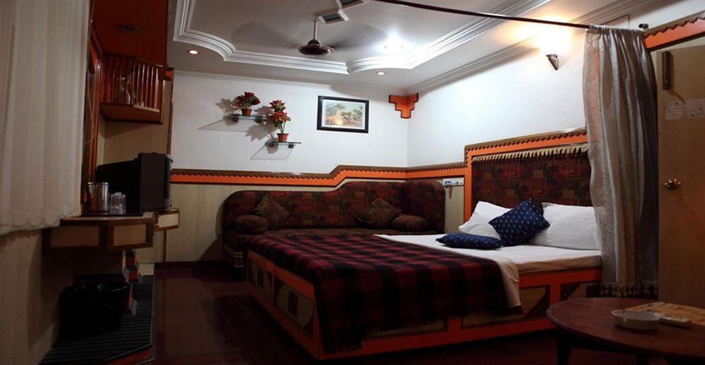 Hotel Nandini Palace Chennai Esterno foto